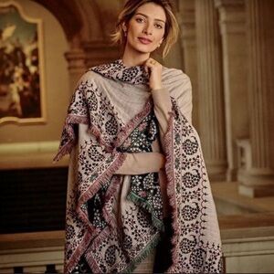 The Metropolitan Museum of Art Paisley Border Ruana Shawl